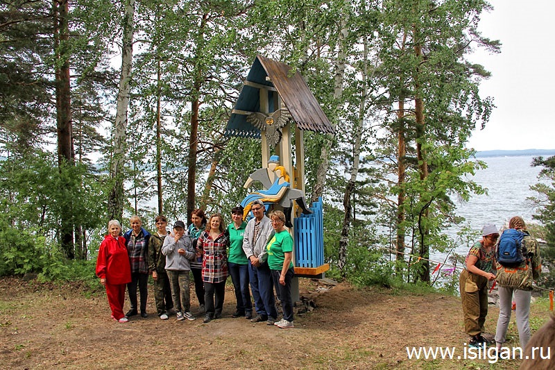 Скульптурная группа по сказу П.П.Бажова "Золотой волос". Озеро Иткуль. Челябинская область