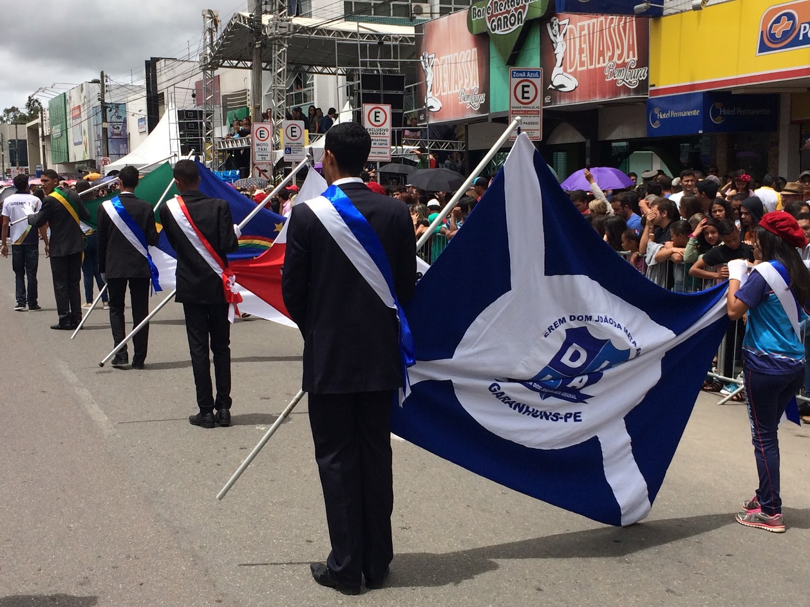 GRE-Garanhuns: Escolas Estaduais marcam presença nos desfiles cívicos