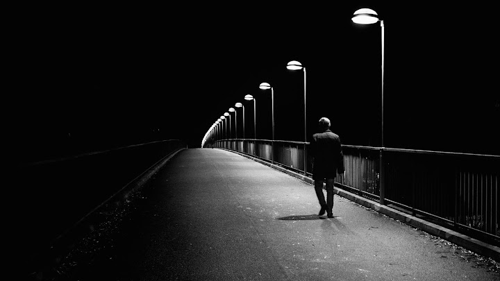 Soñar con caminar en la oscuridad Soñar con caminar en la oscuridad