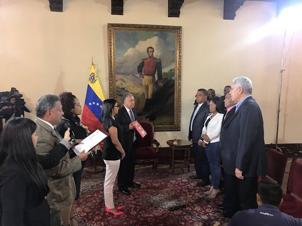 Gobernadores de Acción Democrática cedieron a juramentarse ante la ANC Gobernadores de Acción Democrática cedieron a juramentarse ante la ANC