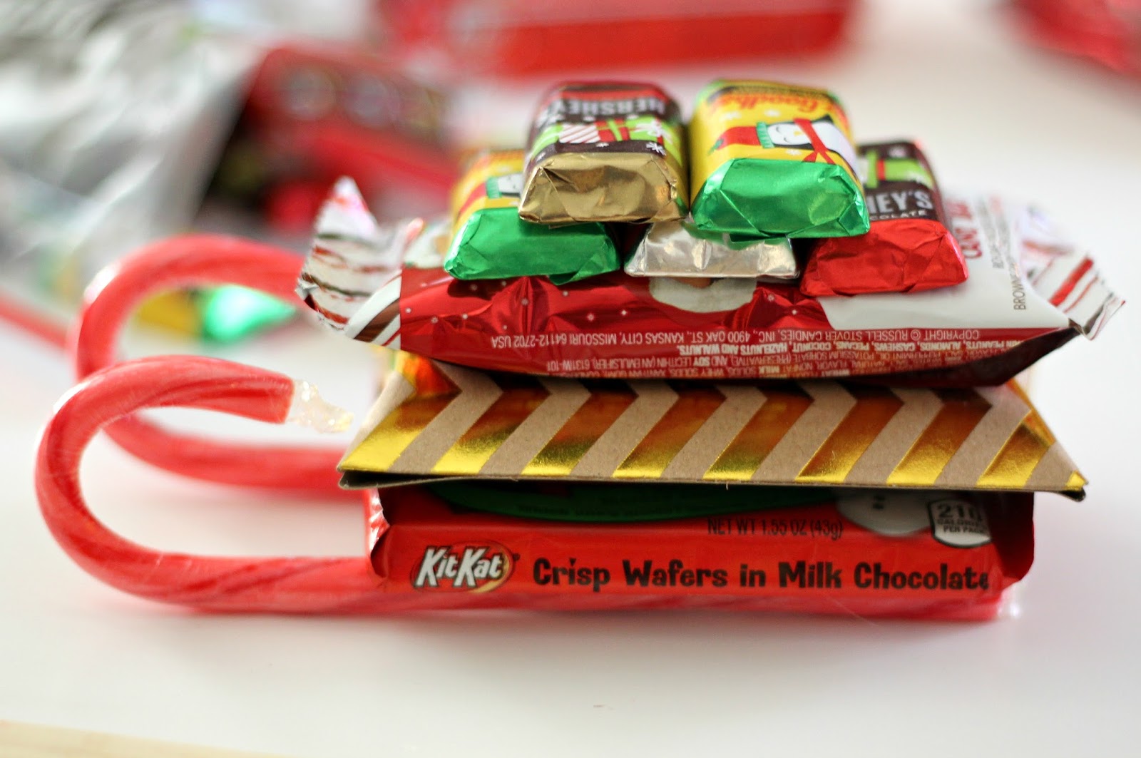 DIY Gift Card Candy Cane Sleighs {Teacher, Neighbor, Friend or Kid Gift