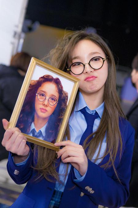 Wallpaper Nayeon Twice 2018 What Is Love Behind The Scene 450 X 675