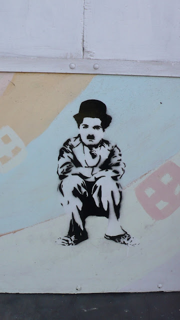 stencil art in santiago de chile chaplin