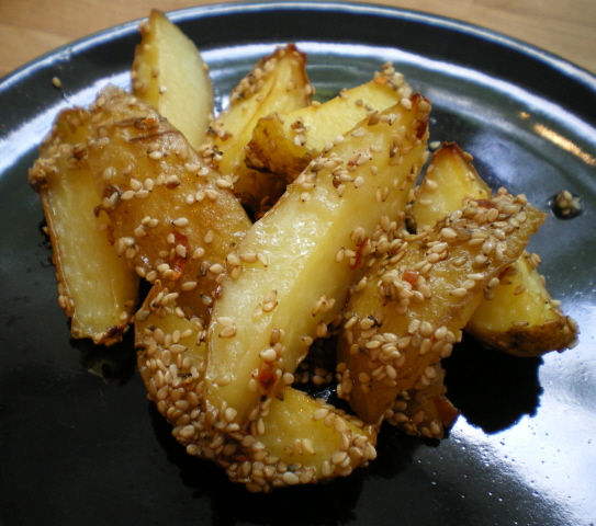 Sekundentakt: gebackene Kartoffeln mit Honig und Sesam