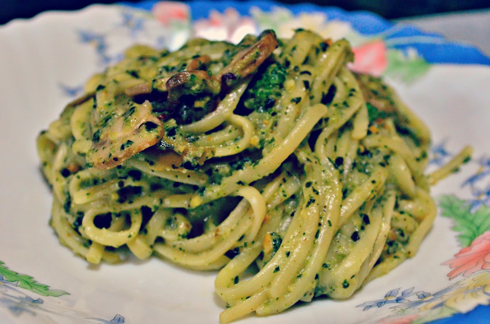 Kardolicious Linguine with Broccoli Pesto