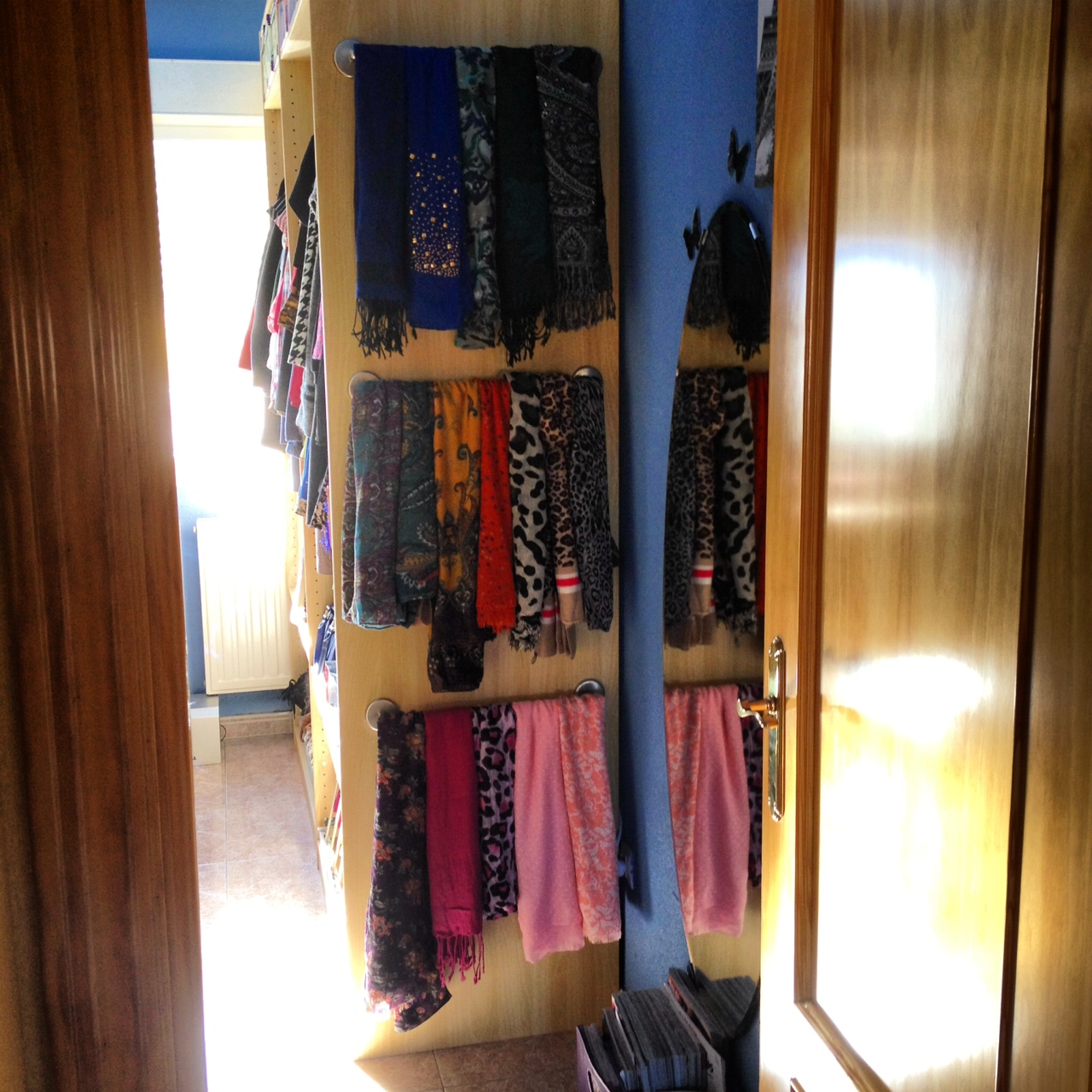 DIY: ORGANIZAR PAÑUELOS BUFANDAS | Ponte tu Ropa