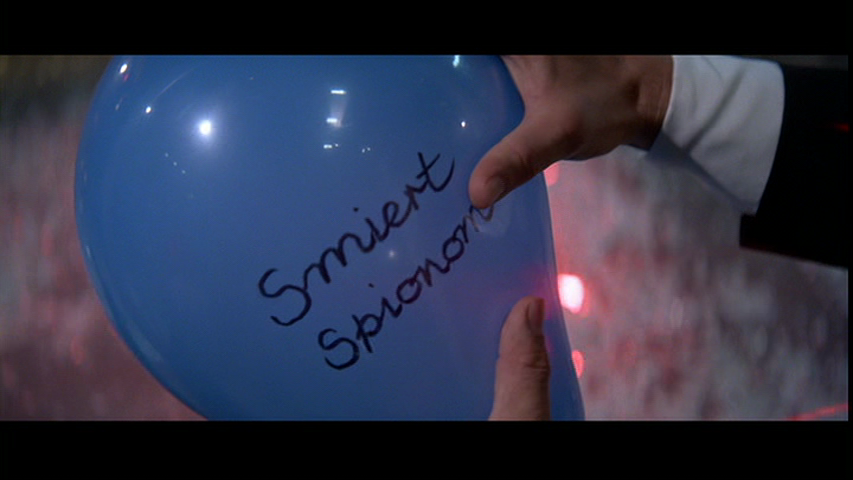 The-Living-Daylights-James-Bond-Smiert-Spionam-balloon.png