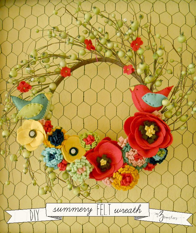 Felt Bird Wreath Bright and cheerful felt bird wreath diy at /