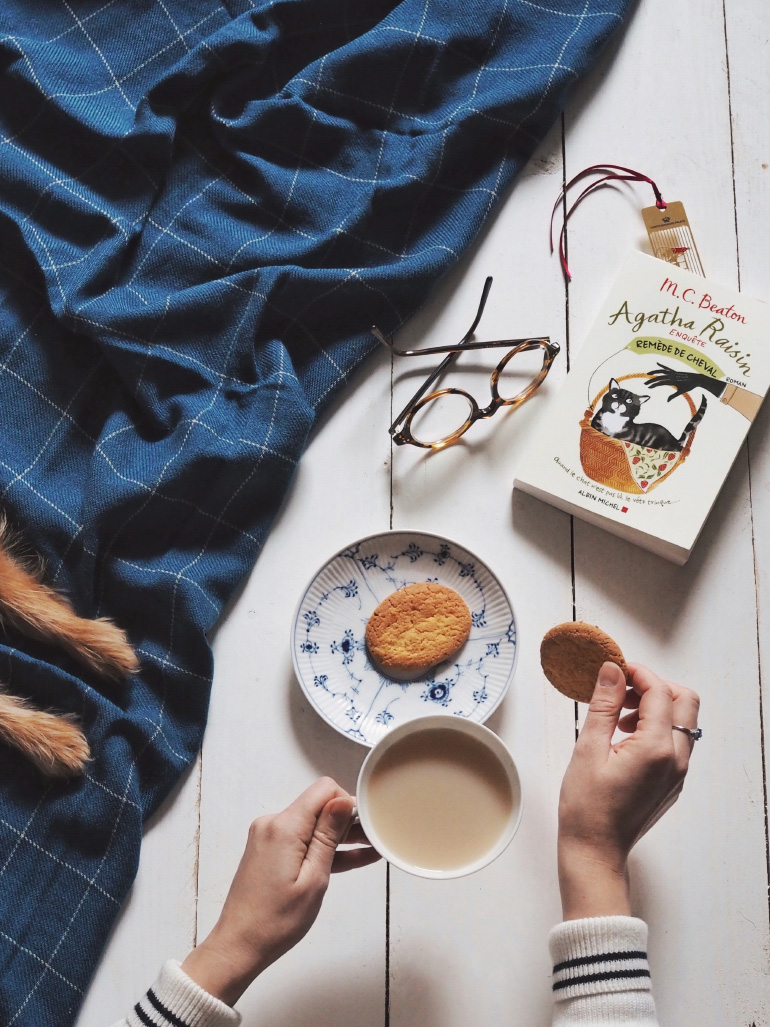 Moment cocooning autour d'un livre de Agatha Raisin