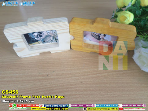 Souvenir Frame Foto Puzzle Kayu