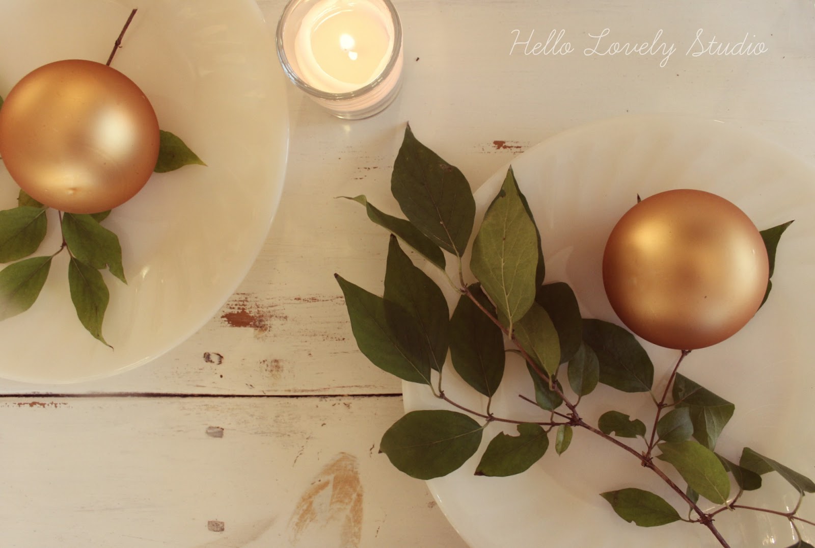 hellolovely-hello-lovely-studio-romantic-farmhouse-table-holiday-roses-white-gold