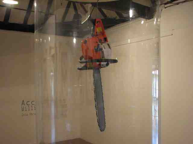 2 Guys 1 Chainsaw 1 Knife