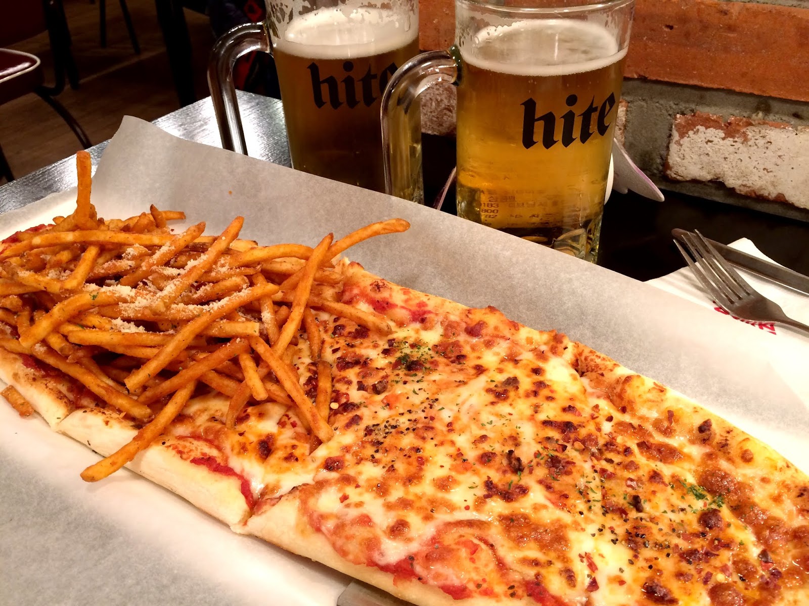 [Seoul Yongsan] Kanival Pizza Crazy fusion pizza including "CRAZY POTATO" fries on pizza!