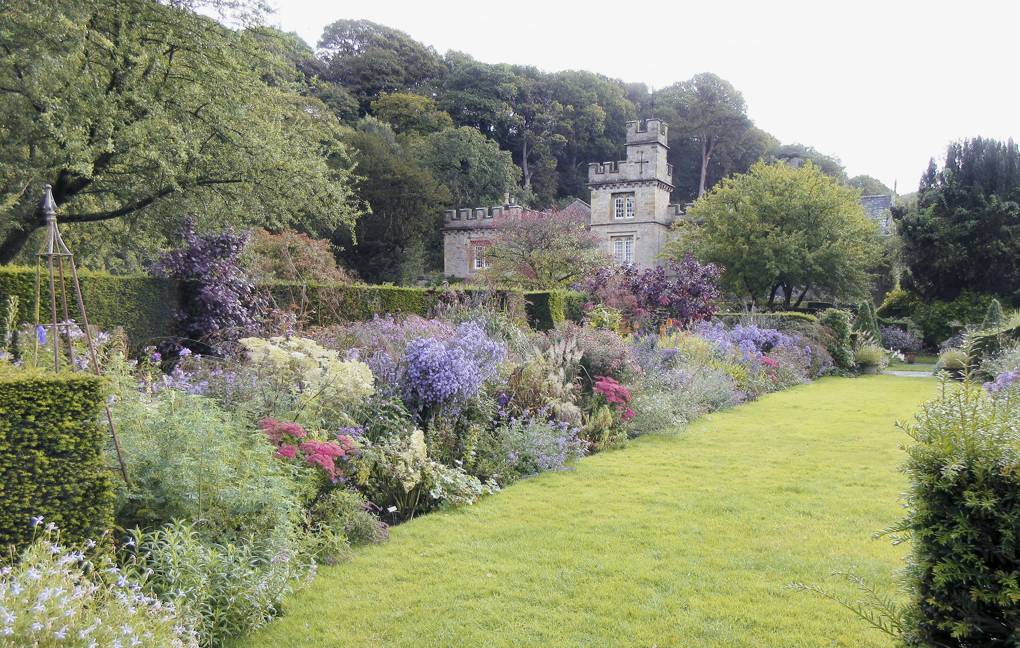 Gardens of the Arts and Crafts Movement