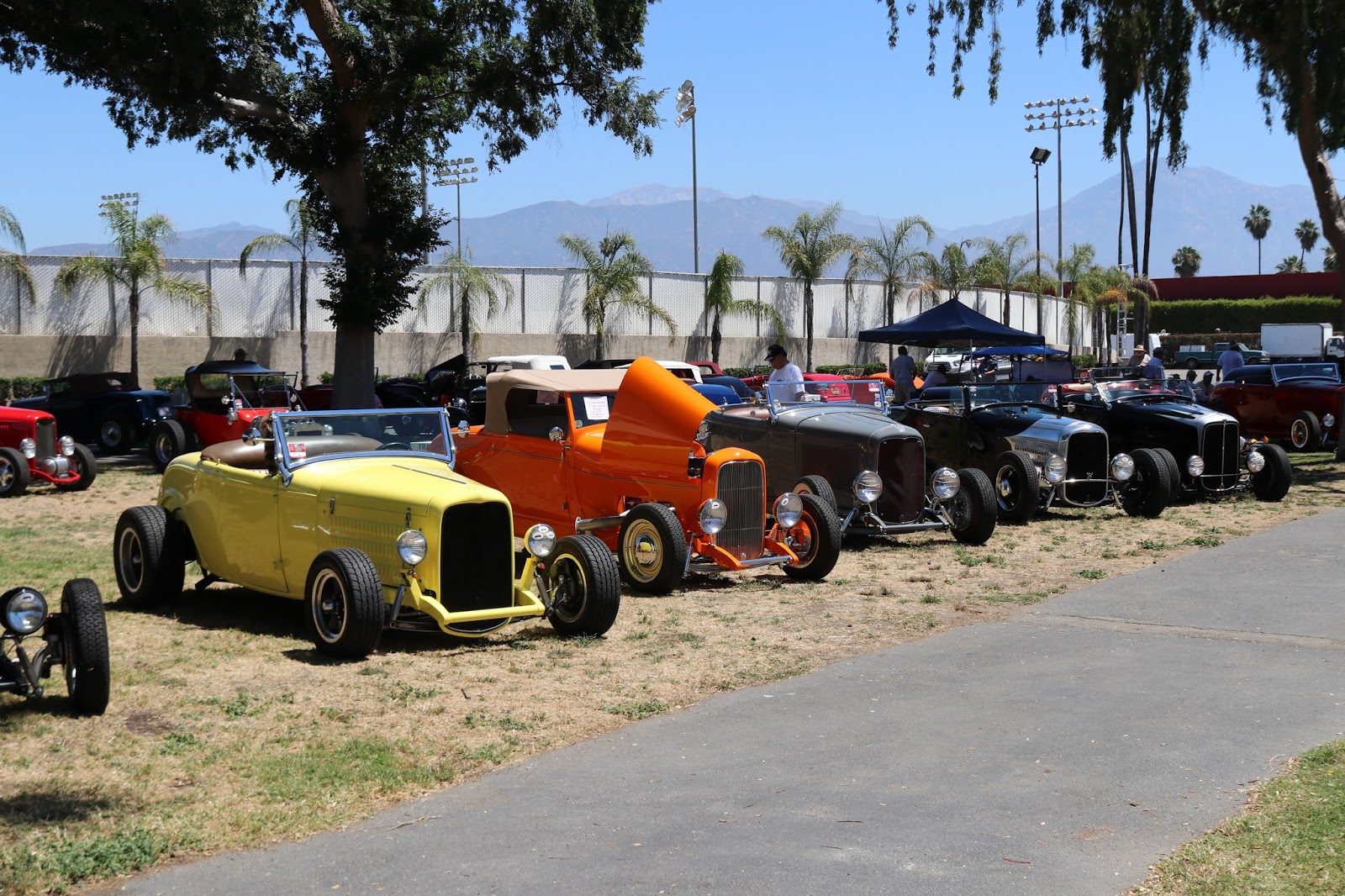 Covering Classic Cars 2017 LA Roadster Car Show and Swap Meet at the