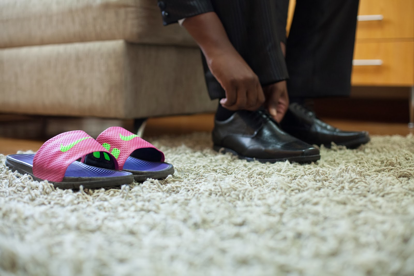 blog-de-casamento-história-de-amor-fé-making-of-noivo-chinelo-sapato historia-amor-fe-making-of-noivo-chinelo-sapato