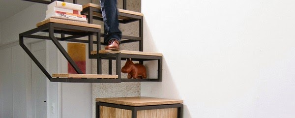 Staircase and desktop at the same time