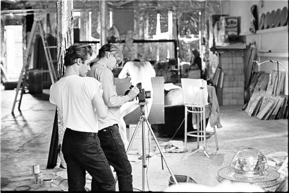 40 Amazing Behind the Scenes Photos of Famous Artists at Work in Their