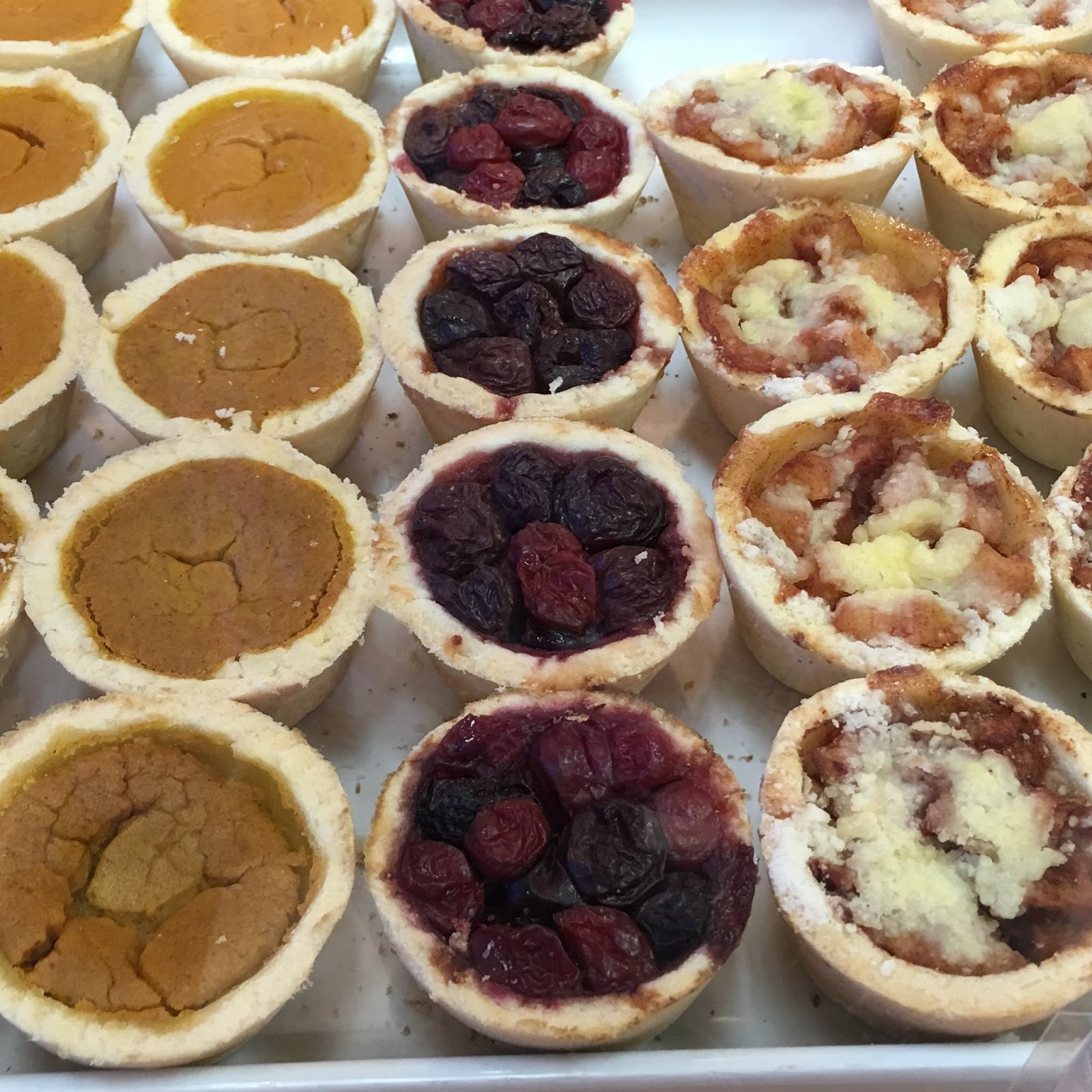 Alexis's Gluten Free Adventures: Gluuteny Bakery - Pittsburgh