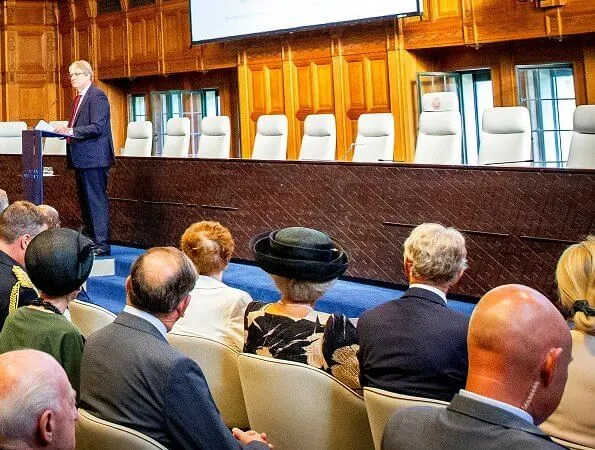 Institut de Droit international in the Great Hall of Justice of the Peace Palace