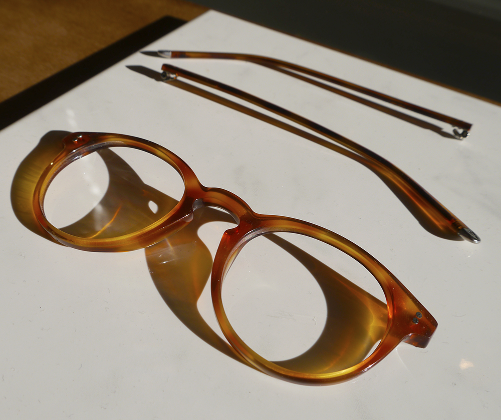 Affordable and stylish glasses at IOLLA