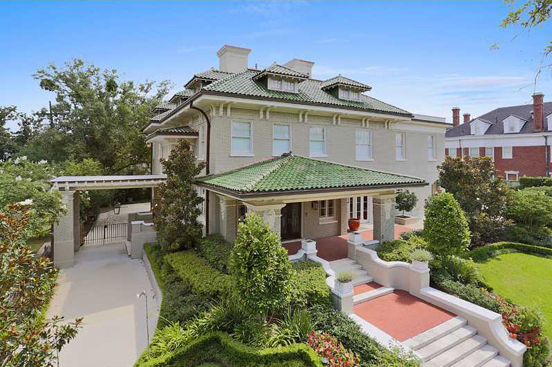 suck the heads House of the week Mansion on St. Charles Ave.