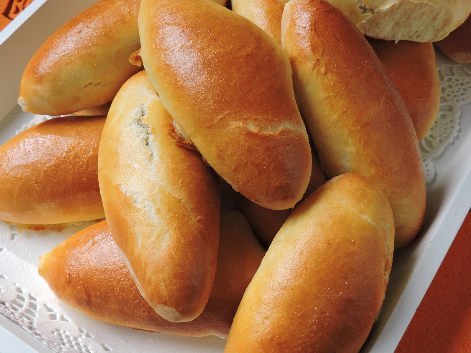 можешь взять пирожок с полки