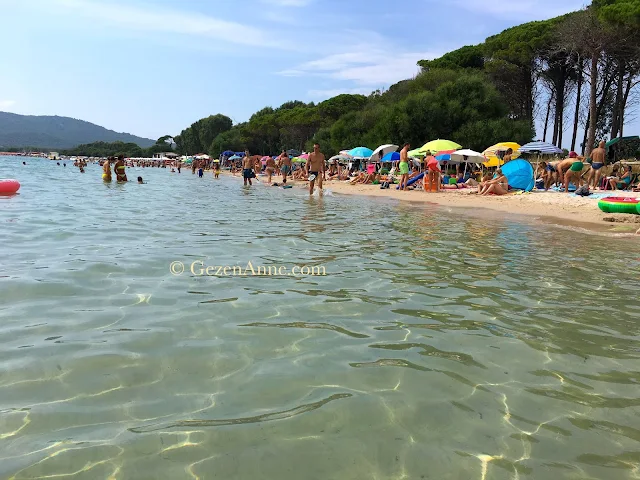 Mugoni plajı, Sardinya adası İtalya