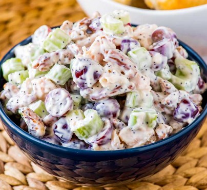 CHICKEN SALAD WITH GRAPES