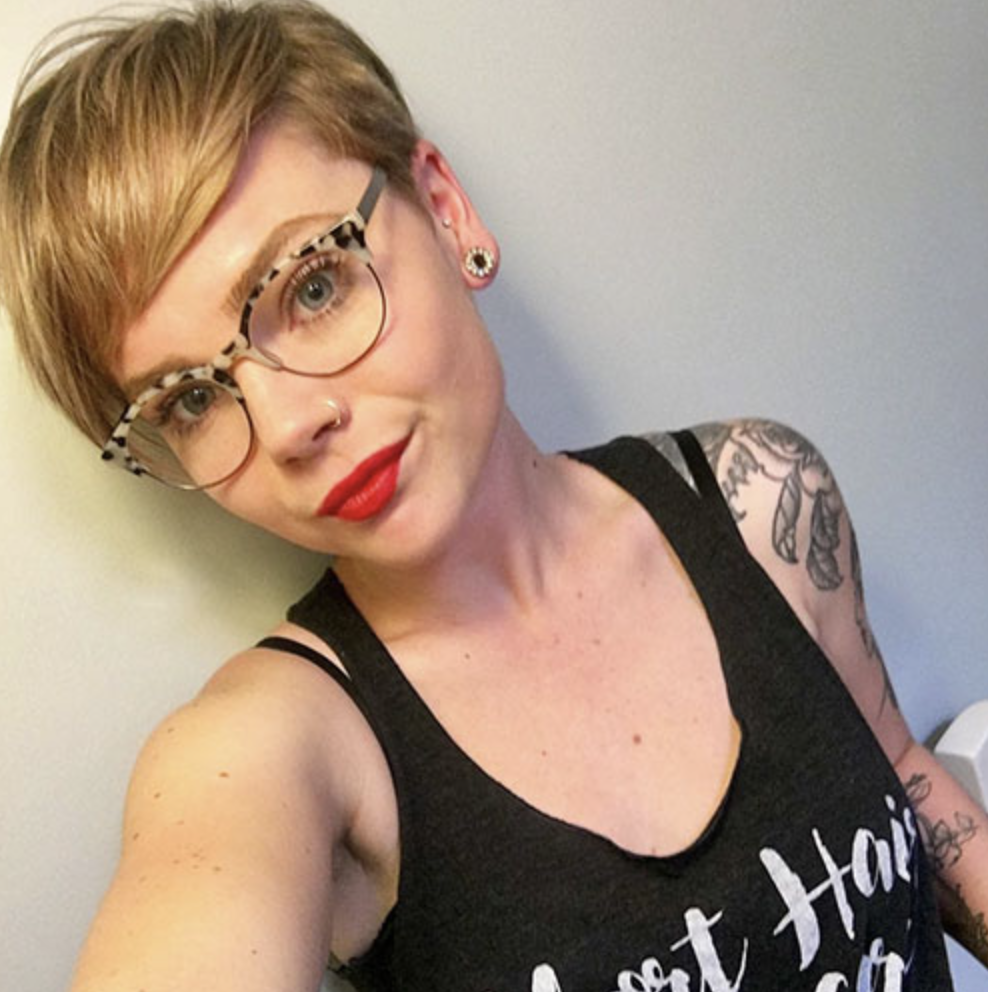short pixie haircuts with bangs 2023