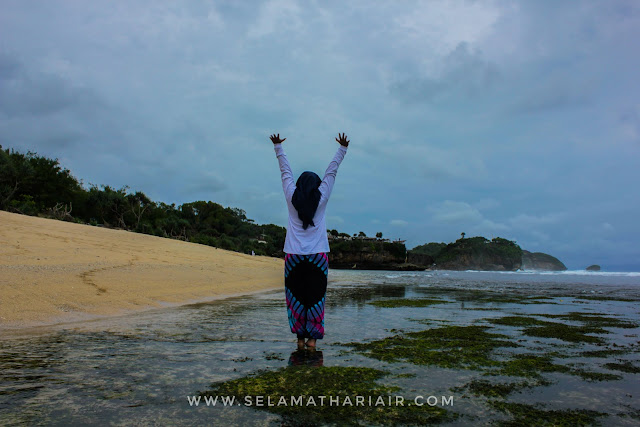 www.selamathariair.com - Pantai Watu Kodok Gunung Kidul