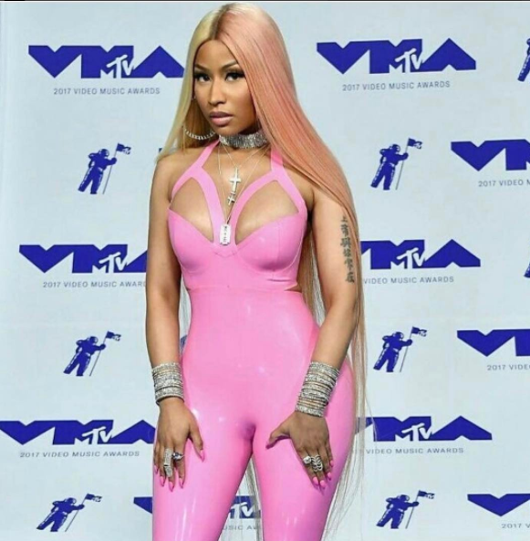 Latest Updates Nicki Minaj Rocks A 1m Choker And Pink Latex Body Suit At The 2017 Vmas 