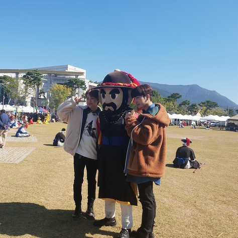 전국구로 목격담 올려지고 있는 남자아이돌 | 인스티즈