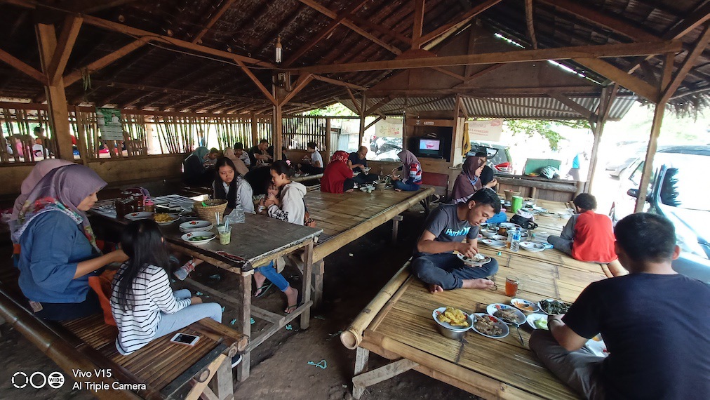 Rm Ikan Cere Ibu Tini Cisauk Perpaduan Sempurna Gurih Renyahnya Ikan Dan Sambel Dadak