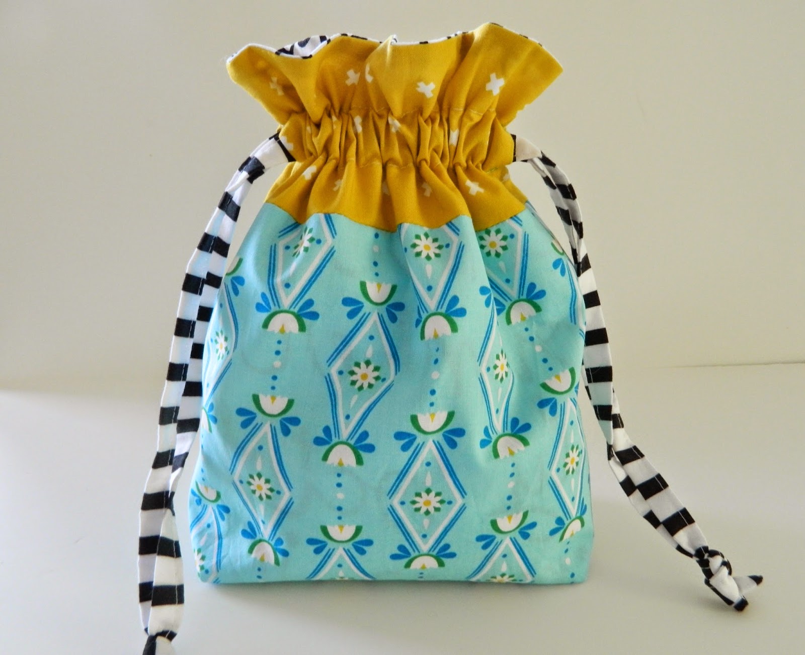 s.o.t.a.k handmade: my knitting bag