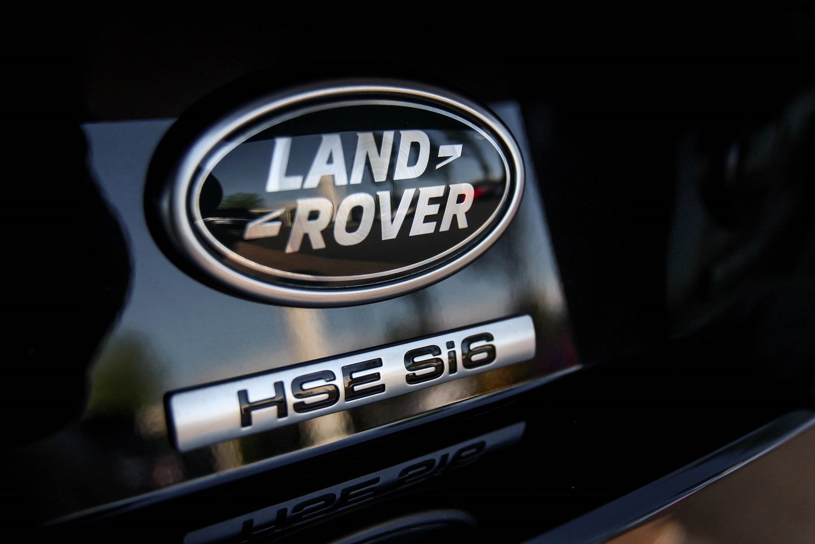 Land rover discovery hse si6 màu đen