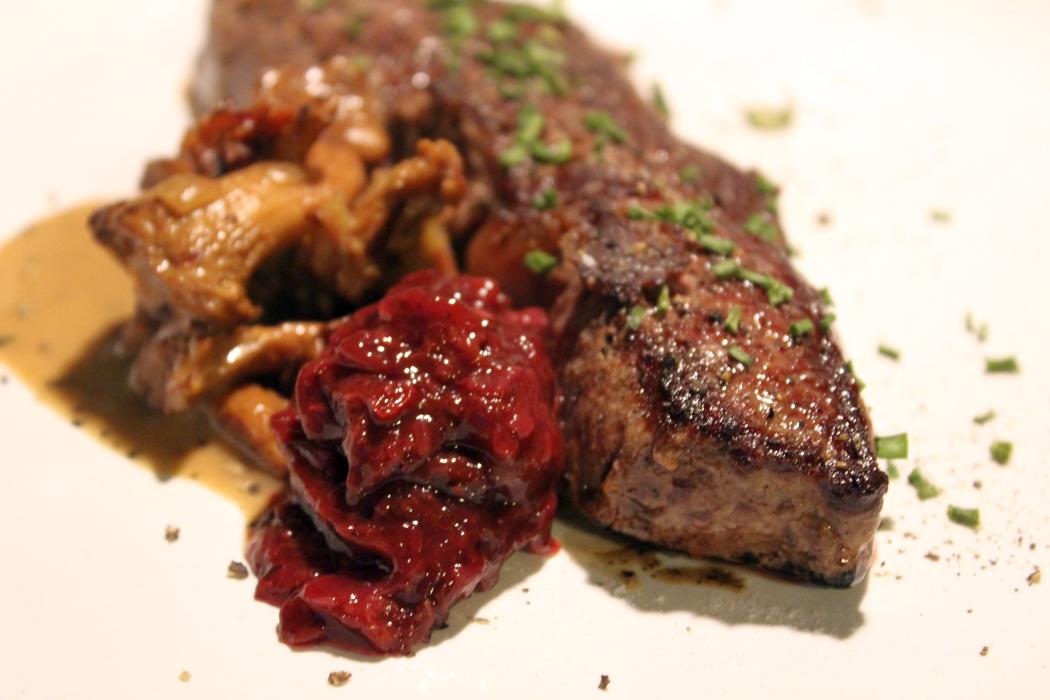 Steak mit Pfifferlingen und Pflaumenchutney – glatzkoch.de