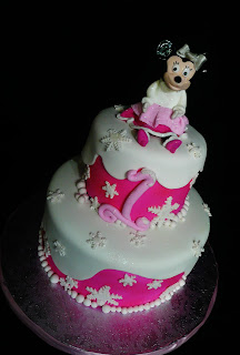 Baking with Roxana's Cakes: Winter Wonderland Themed Cake