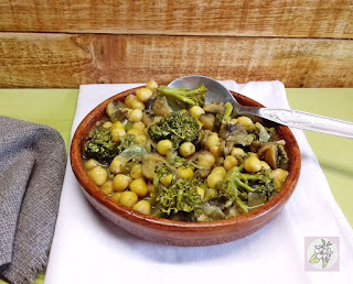 Brécol con Garbanzos al Garam Masala. Receta Vegana.