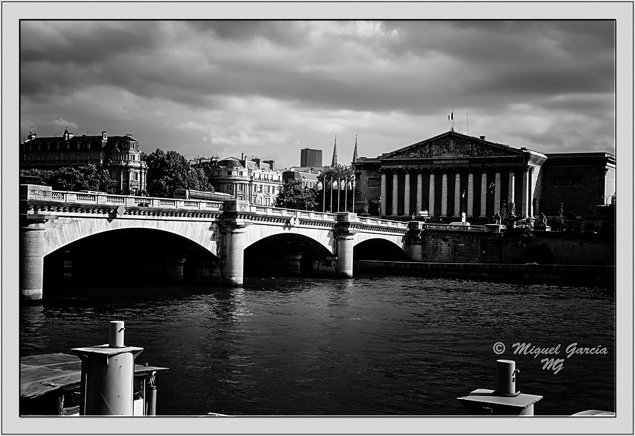 Paris (Francia). Pont de la Concorde et Assemblée Nationale
