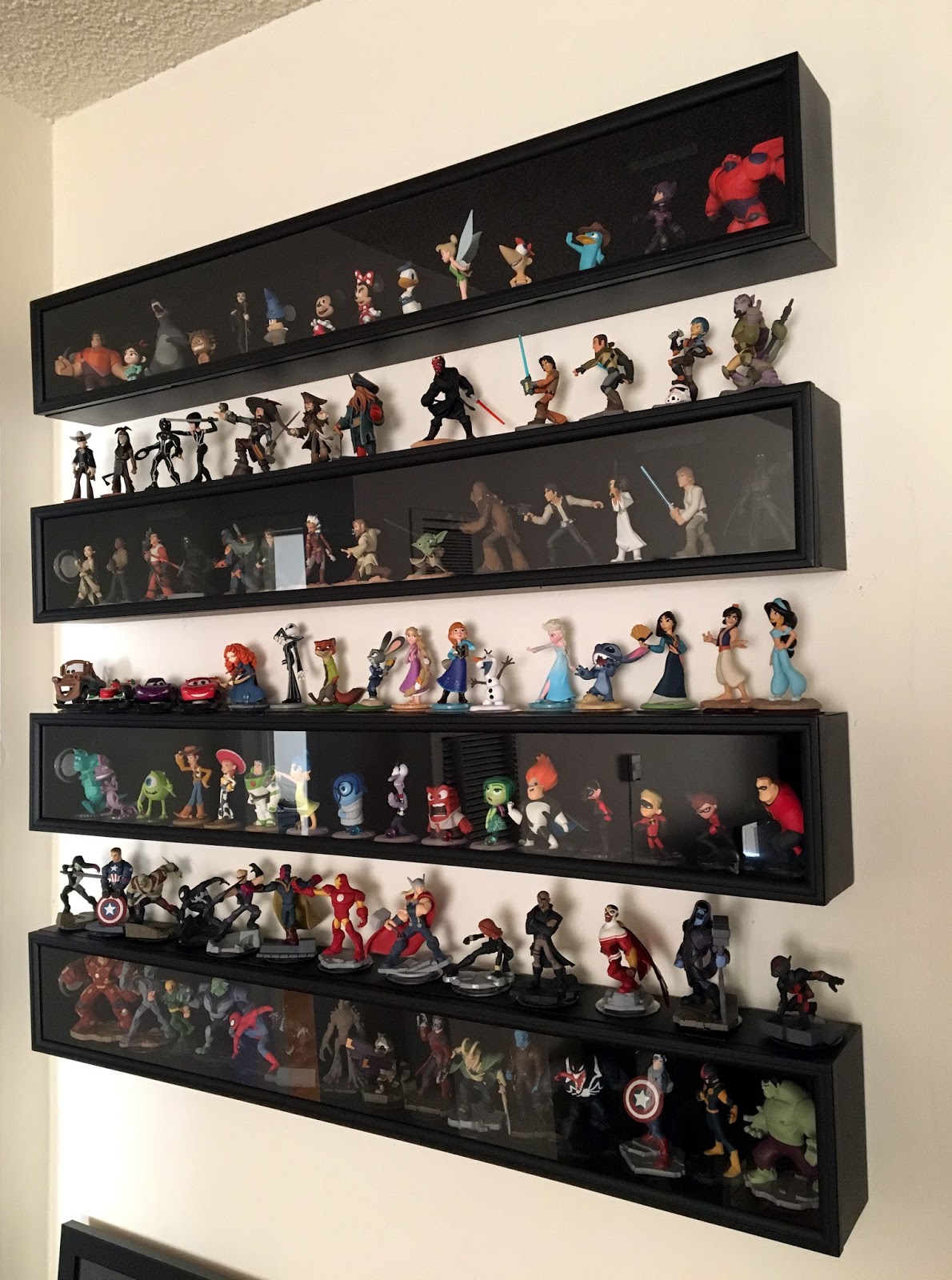 Disney+Infinity+Display+Shelf+2.JPG (1190×1600) Diy display, Disney