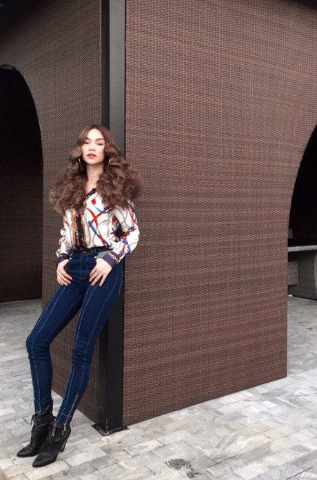 Mỹ nhân Việt khoe chân thon - Ảnh 4 My nhan Viet khoe chan thon - Anh 4