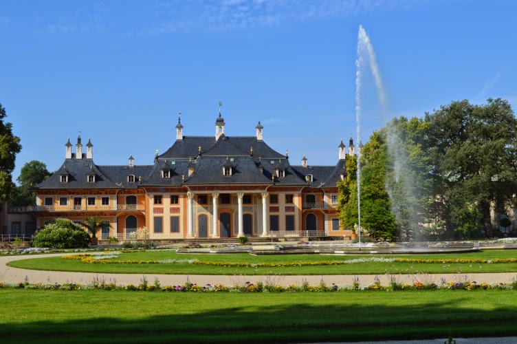Pillnitz, Sachsen, Deutschland, Germany, Německo, chateau, elbe, park, castle, palace, camellia grande dame, georgiana quaint, germany travel blog