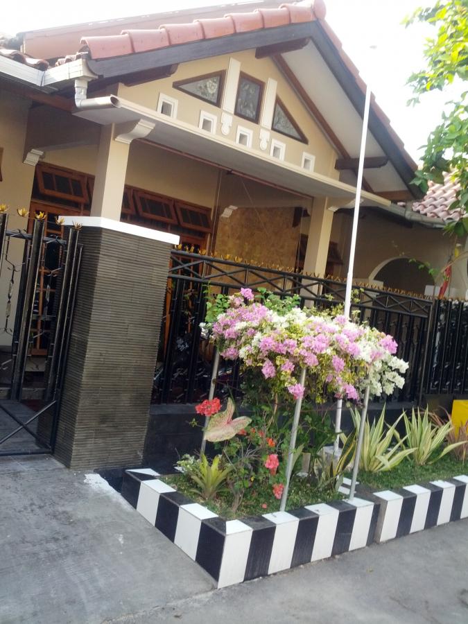 Dikontrakkan Rumah Asri iWismai Menanggal Surabaya Selatan 