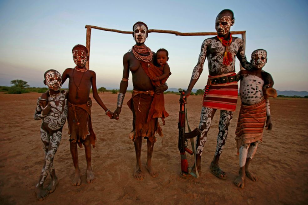 Tribe people. Пигмеи нилоты Тутси. Тутси Масаи племя. Тутси нилоты Масаи. Тутси народ Африки.
