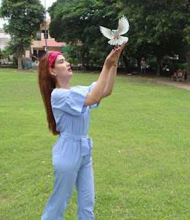 Singer Priyanka Goyat Crooned for the Liberty of almost 1000 Birds in Dwarka Village Singer Priyanka Goyat Crooned for the Liberty of almost 1000 Birds in Dwarka Village