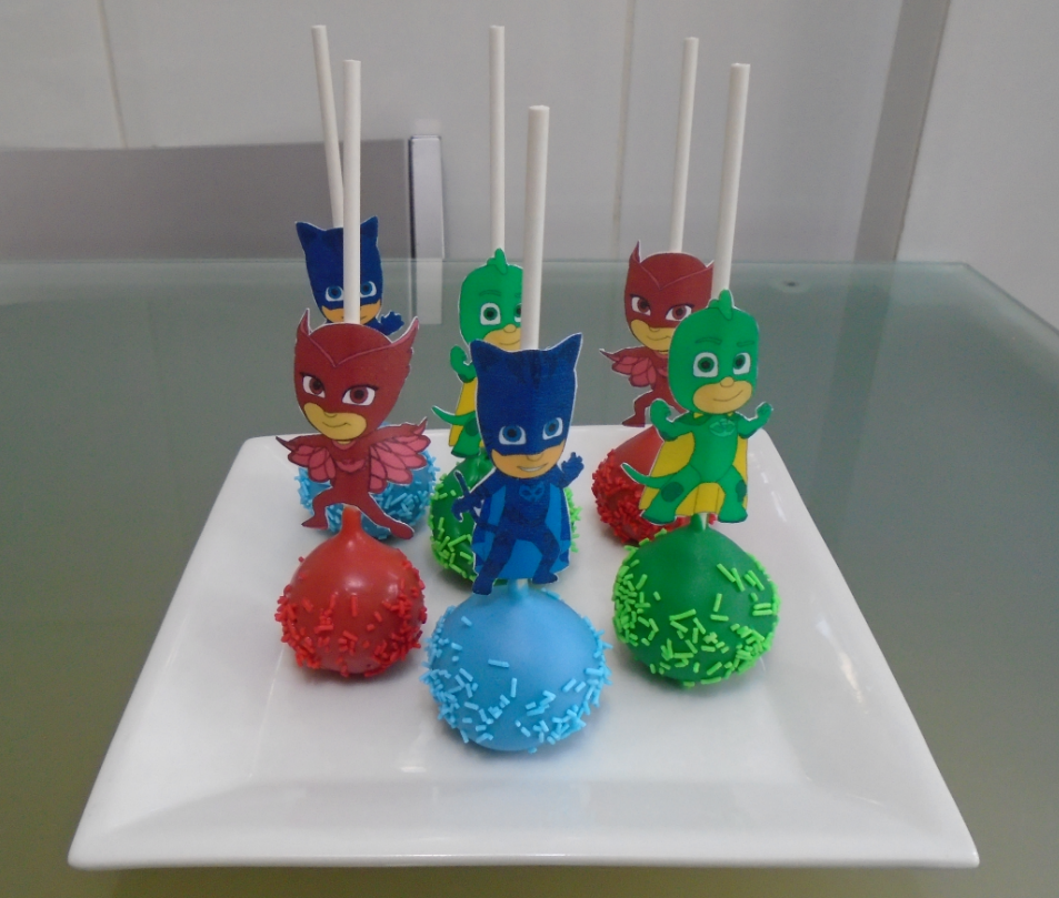 Rosas de Açúcar PJ Masks, bolo, cupcakes, cakepops e bolachas