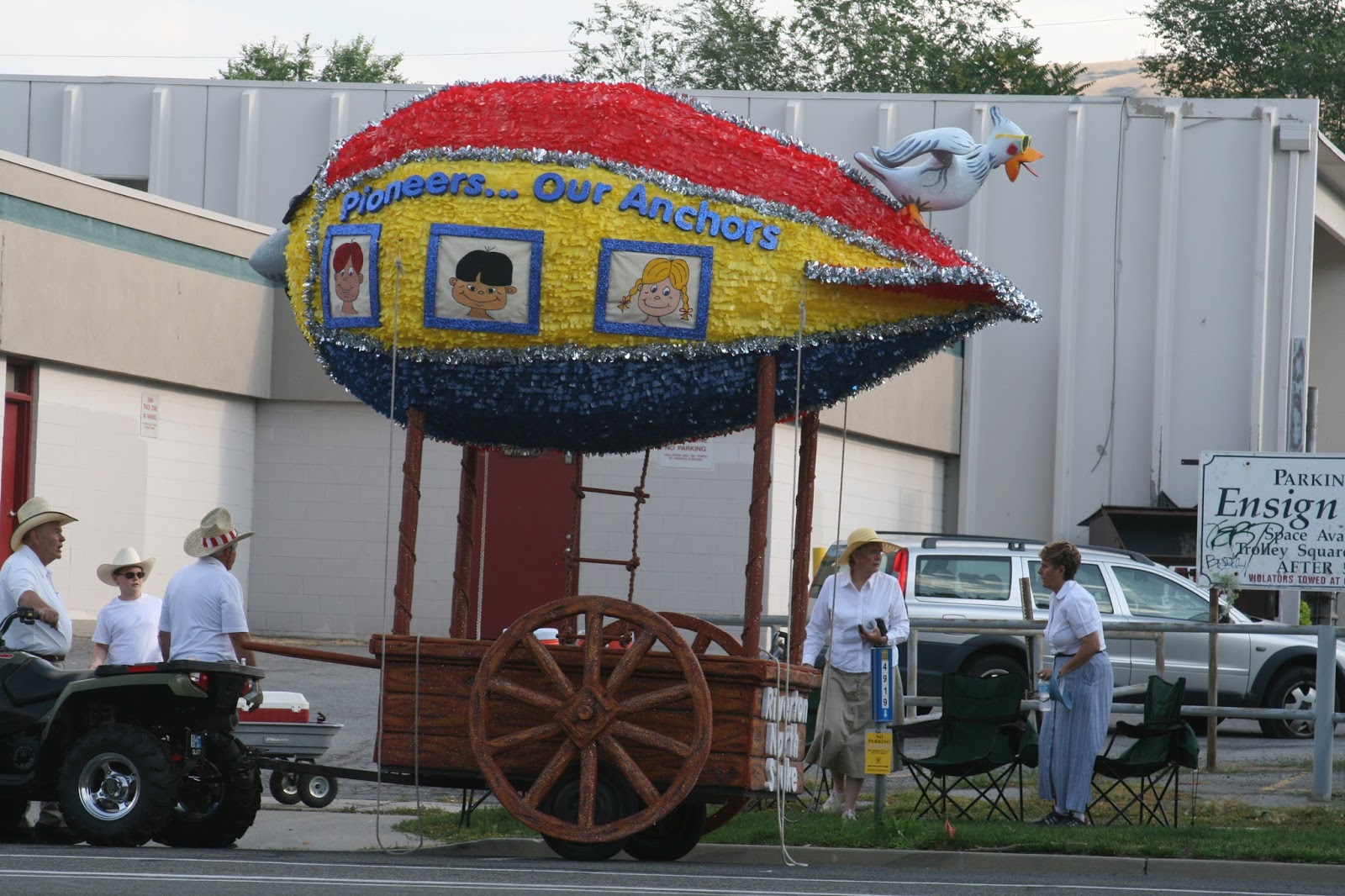 Float Building By Dummies: Budget and Materials