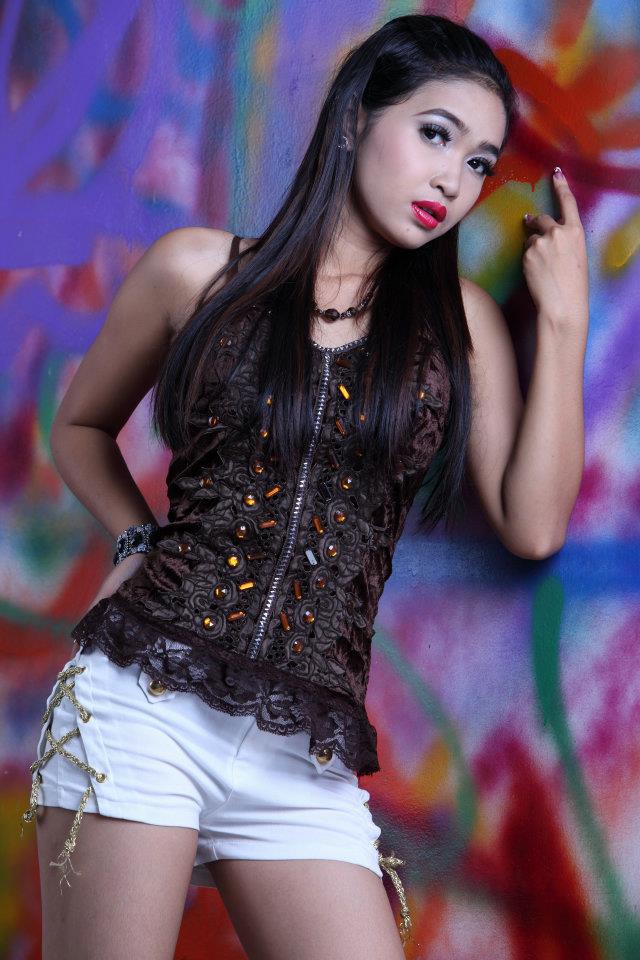 Myanmar Beautiful Model, Yu Thandar Tins Attractive Fashion
