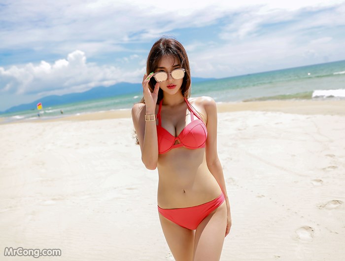 Beautiful Park Park Hyun in the beach fashion picture in June 2017 (225 photos)